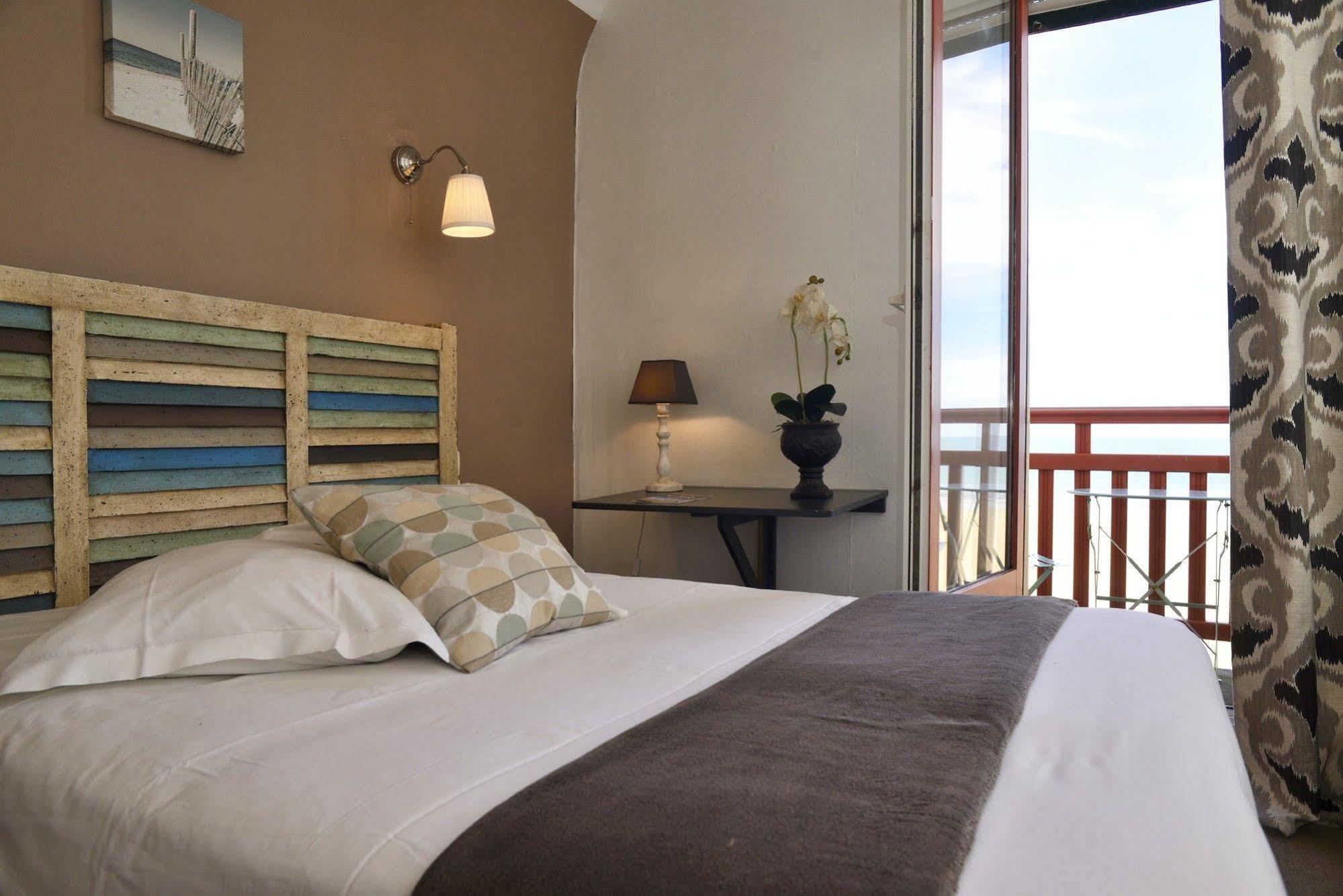 Les Charmettes Hotel Сен Мало Екстериор снимка